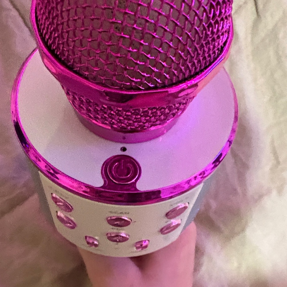 Compact Handheld Karaoke Microphone - Hot Pink - Picture 6 of 7